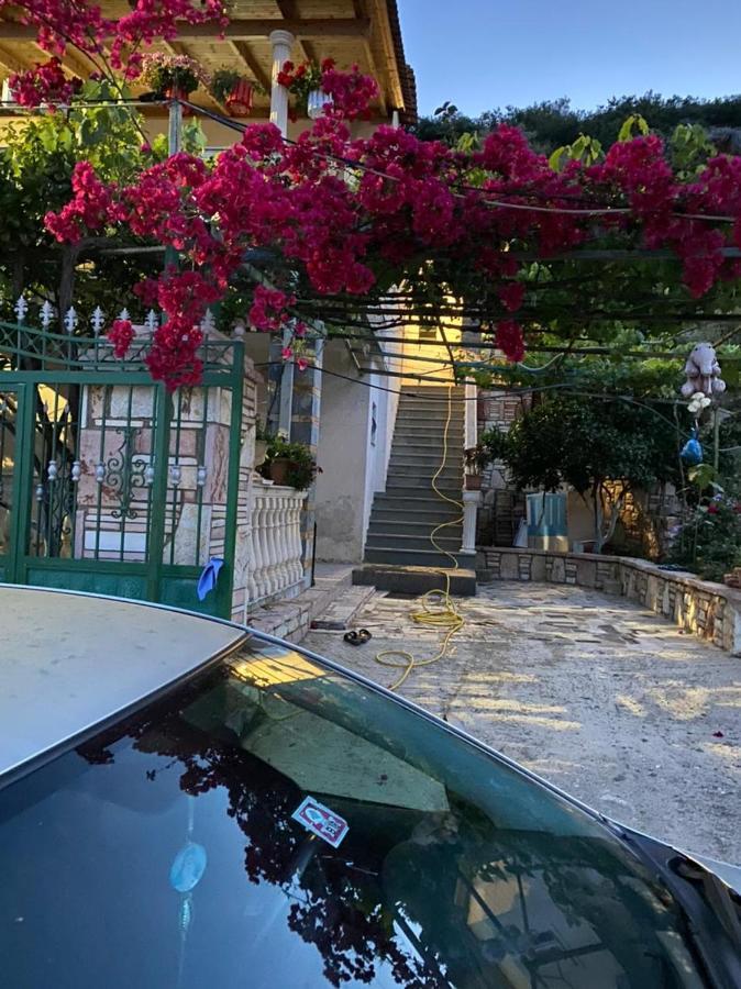 Vila Sinani Sarandë Eksteriør bilde